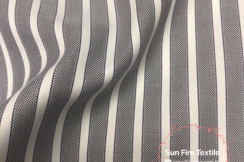 Do you like Vertical or Horizontal stripe on the shirt